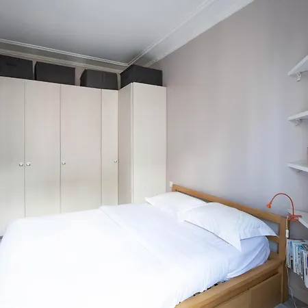 Veeve - Rousseau In The Round Apartment Paris